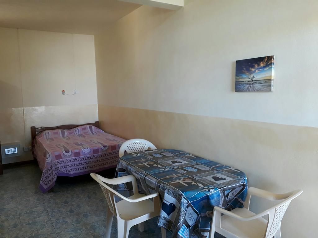 Allamanda Apartments - 100M Bain Boeuf Beach Екстер'єр фото