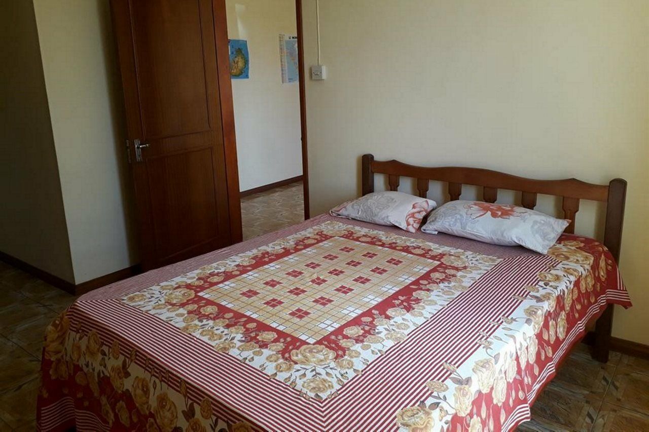 Allamanda Apartments - 100M Bain Boeuf Beach Екстер'єр фото